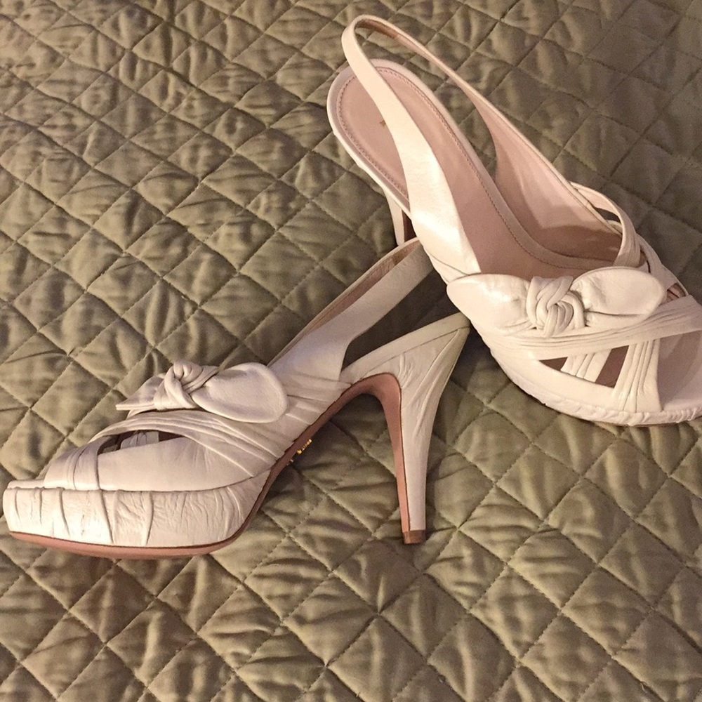 Authentic Prada Cream Leather Heels - Picture 4 of 4